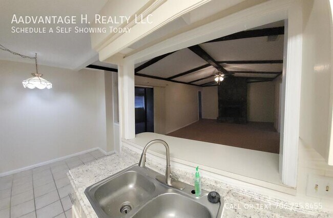 Building Photo - 4848 Basswood Dr
