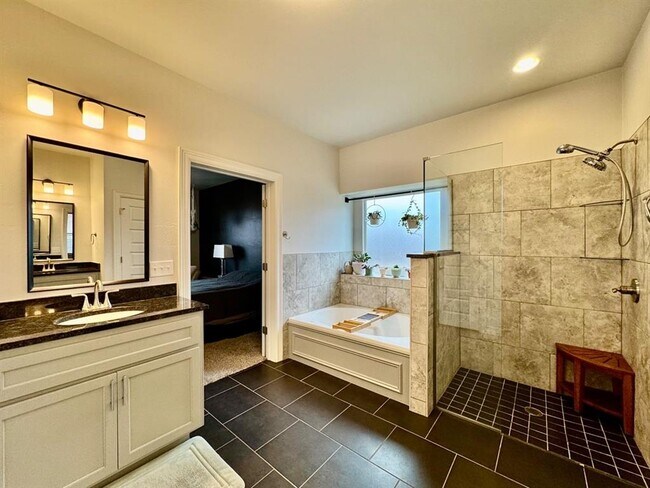 Building Photo - 8501 NW 109th Terrace