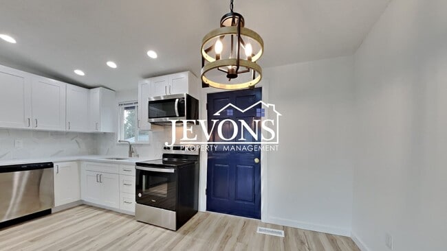 Building Photo - 6114 N 49th St