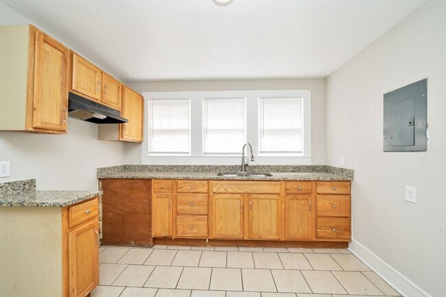 Building Photo - Charming & Fully Renovated Home – Act Fast!