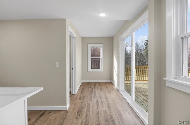 Building Photo - 6637 Dix Rd