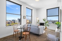 Building Photo - 1130 W Lawrence Ave