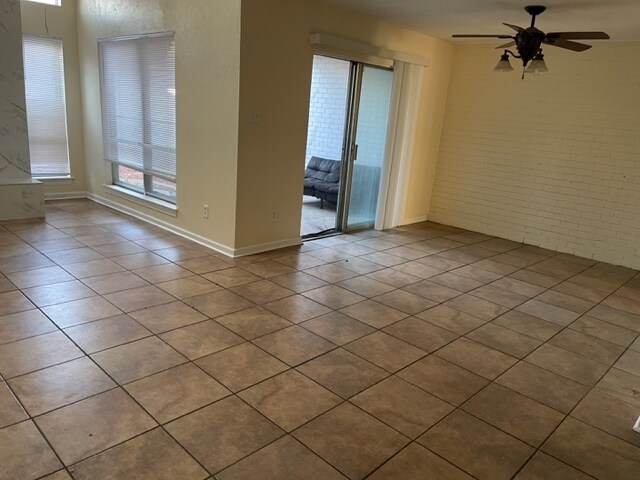 Building Photo - 4022 Walnut Park Cir