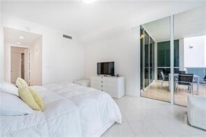 Building Photo - 18101 Collins Ave