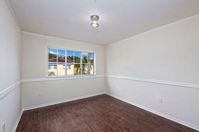 Building Photo - 2400 Centergate Dr