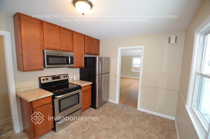 Building Photo - 7228 Harriet Ave