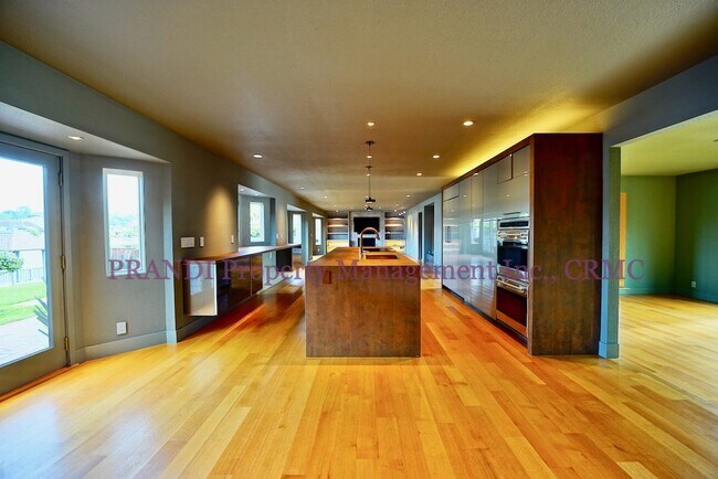 Building Photo - Sleek, Expansive, Designer Home with Priva...