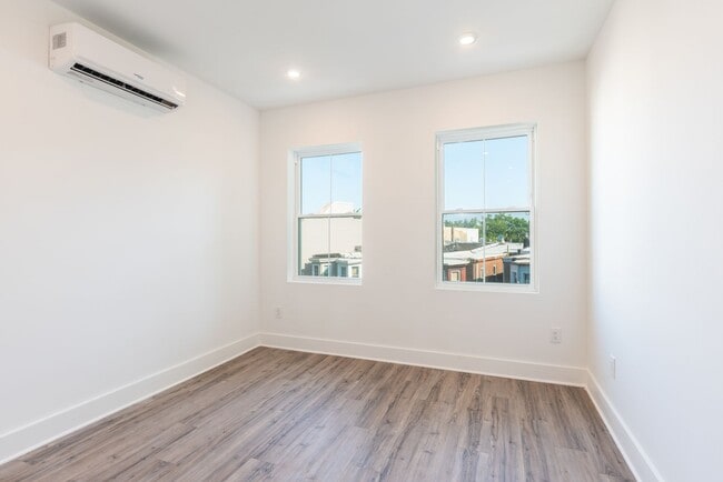 Building Photo - 2339 N College Ave