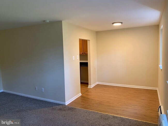 Building Photo - 459 Hockersville Rd