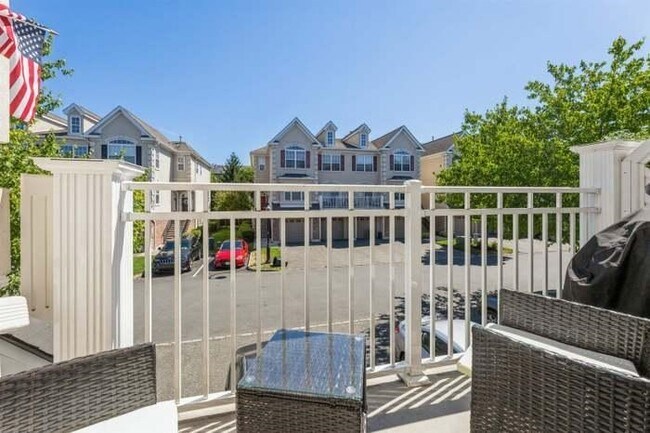 Building Photo - 209 Blue Heron Dr