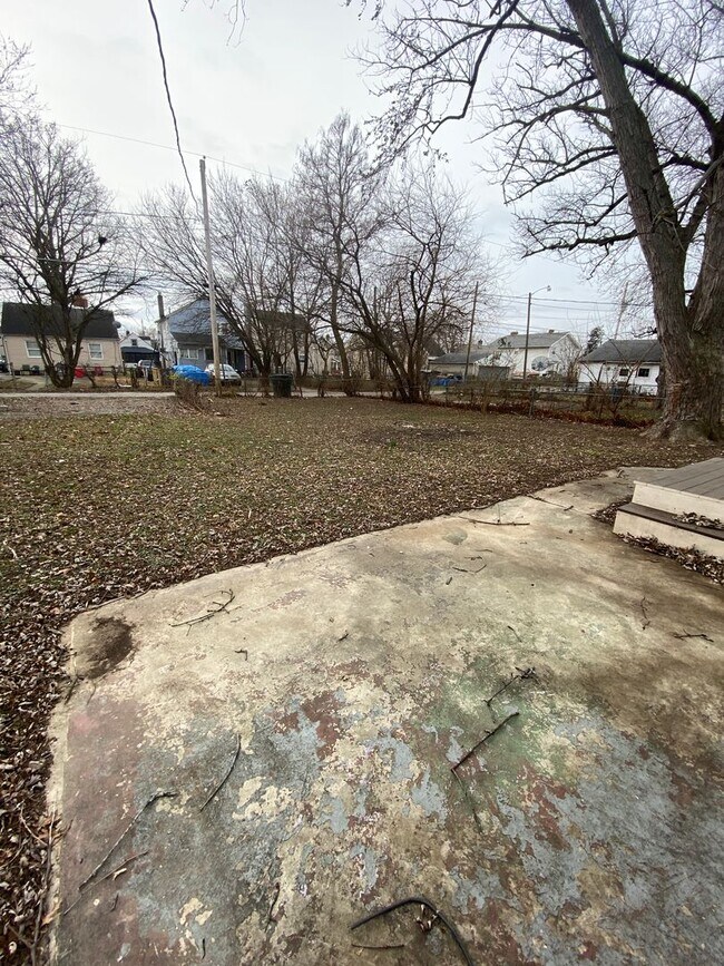 Building Photo - 2 Bedroom | 1 Bathroom Single-Family Home Near OSU – Pets Welcome!