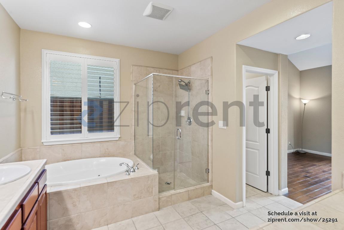 Building Photo - 651 Carrington Ct