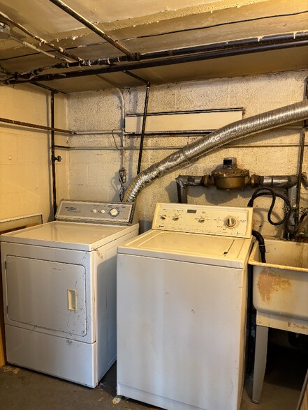 Building Photo - 156 Summit View Ct