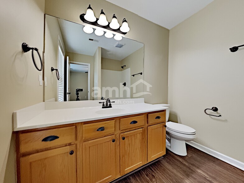 Building Photo - 7904 Mill Park Ln