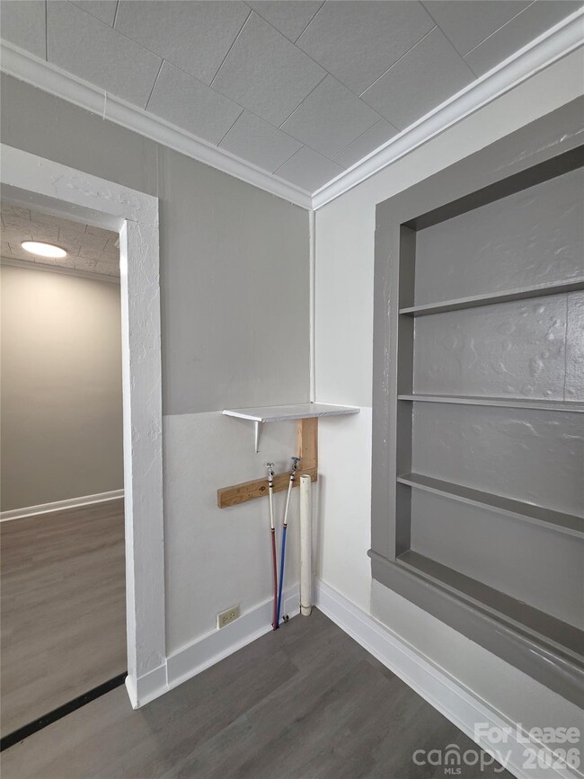 Building Photo - 1212 N Church St