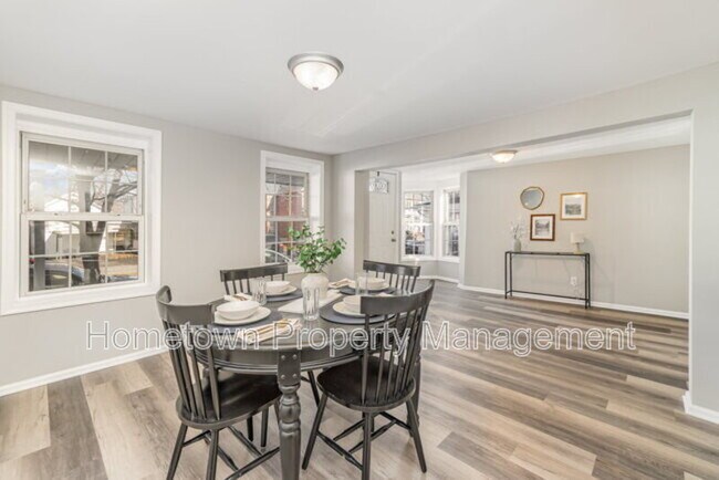 Building Photo - 28 W Main St