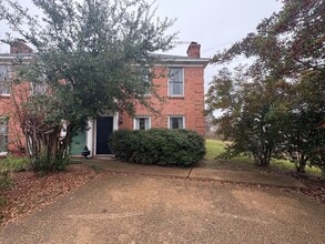 Building Photo - 2 Bed/1.5 Bath in North Jackson
