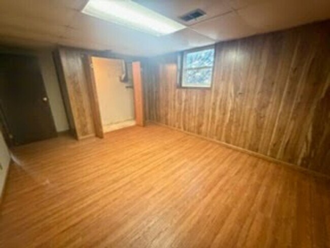 Building Photo - 2709 Alton Dr