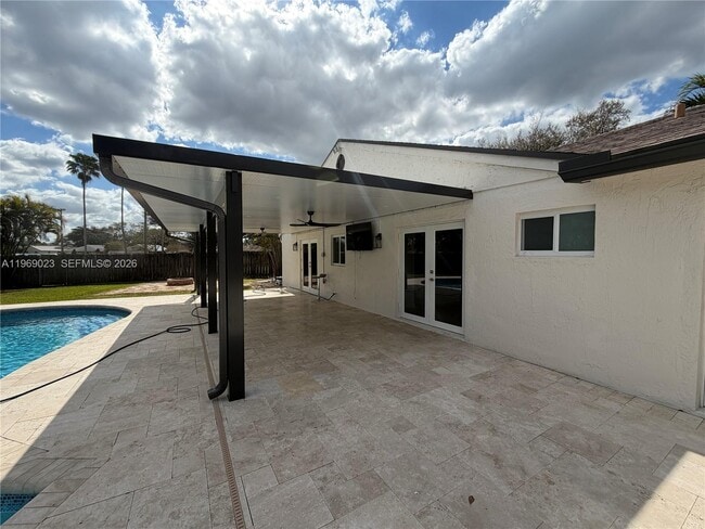 Building Photo - 4960 SW 119th Ave