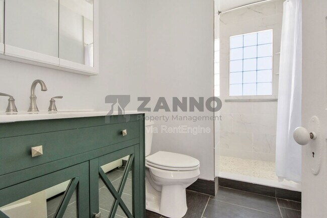 Building Photo - 19 Arnold St