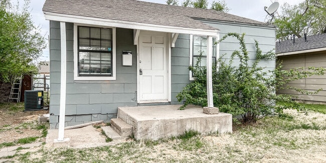 Primary Photo - 4114 Monroe