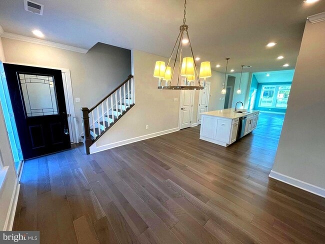 Building Photo - 33789 Freeport Dr