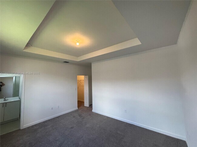 Building Photo - 11885 SW 246 Terrace