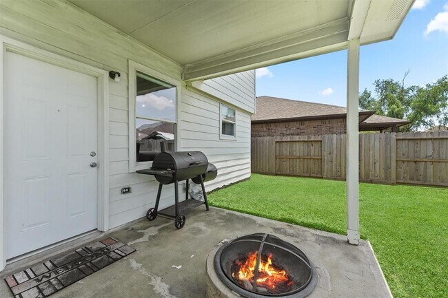 Building Photo - 6131 Wilcox Point Dr