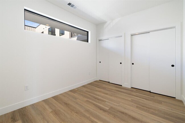 Building Photo - 4315 S Congress Ave