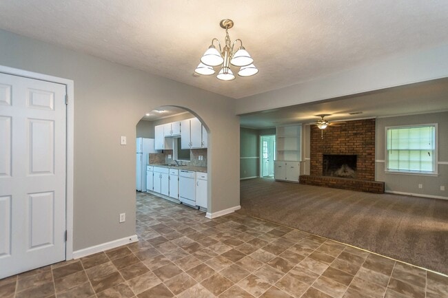 Building Photo - 973 Parkwood Ct
