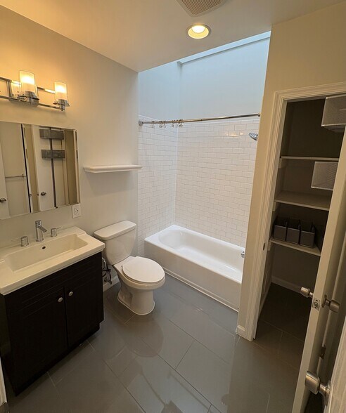 Main Bathroom - 1916 C St NE