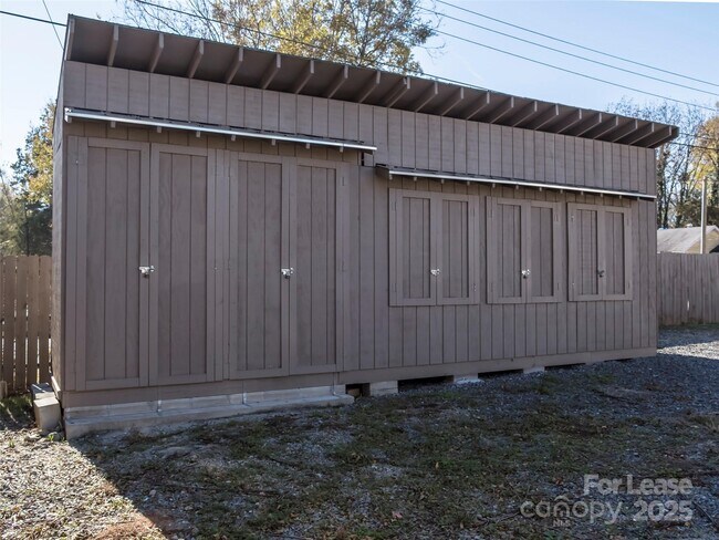 Building Photo - 301 McAllister St