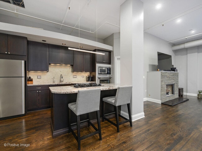 Building Photo - 360 W Illinois St