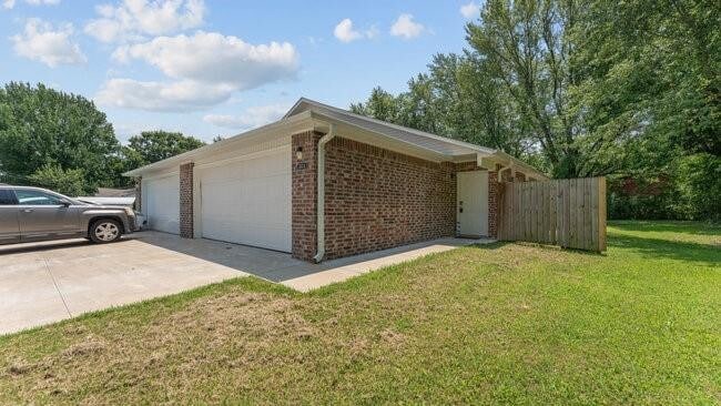 Primary Photo - 307 Ewalt Ave