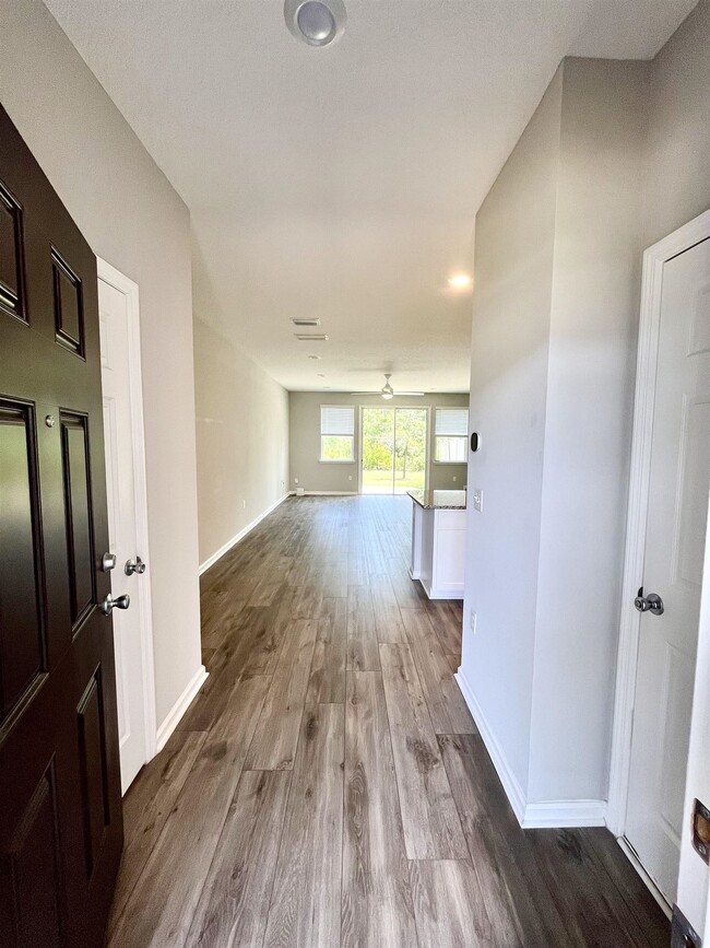 Building Photo - 150 Silver Fern Dr