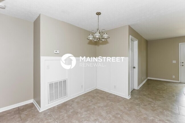 Building Photo - 3 Bedroom Pet-Friendly Home in Nashville, TN with Main Street Renewal