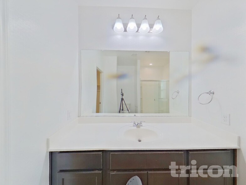 Building Photo - 37123 W Capri Ave