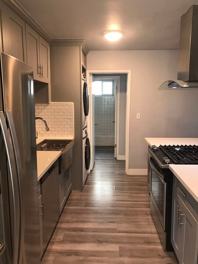 Building Photo - Available now! Home Sweet Home! Large & Br...