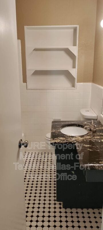 Building Photo - 1607 Briarwood Blvd