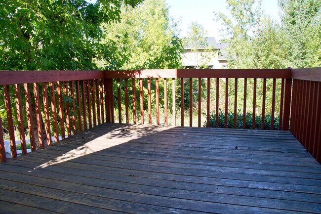 Building Photo - Fantastic Bethany Home with Attached Garag...