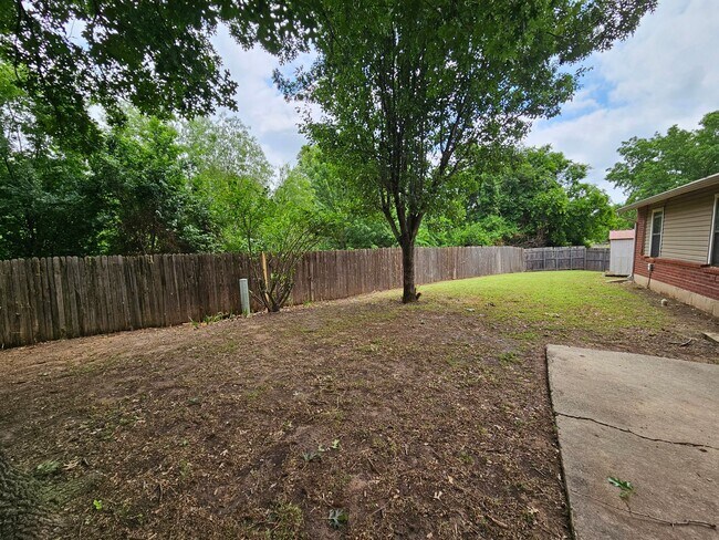 Building Photo - 3413 Pathway Cir