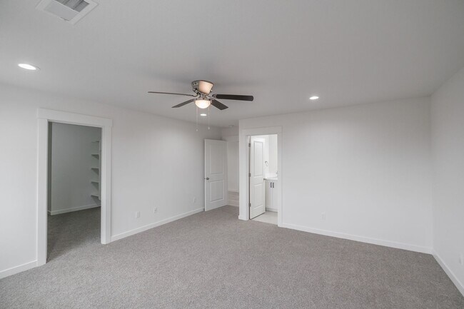 Building Photo - 2443 Roll Tide Ct