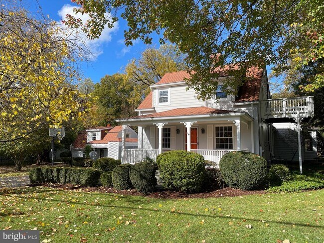 Building Photo - 10130 Blake Ln