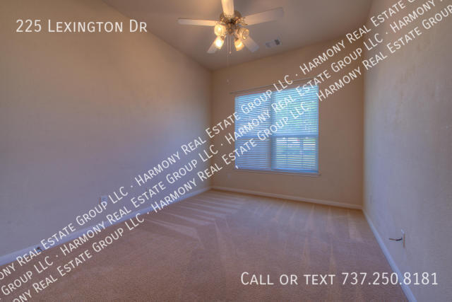 Building Photo - 225 Lexington Dr