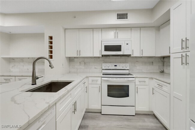 Building Photo - 1220 Wildwood Lakes Blvd