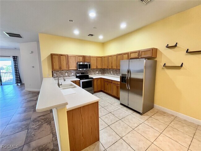 Building Photo - 4820 SW 17th Pl