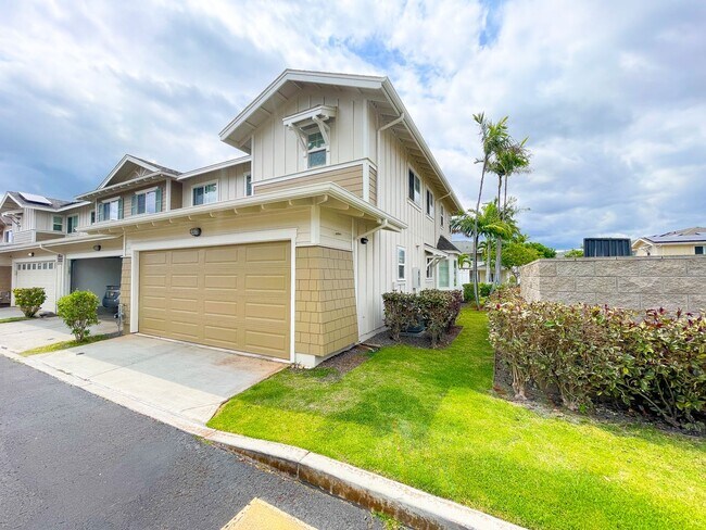 Building Photo - Pet-Friendly Townhouse with Central A/C