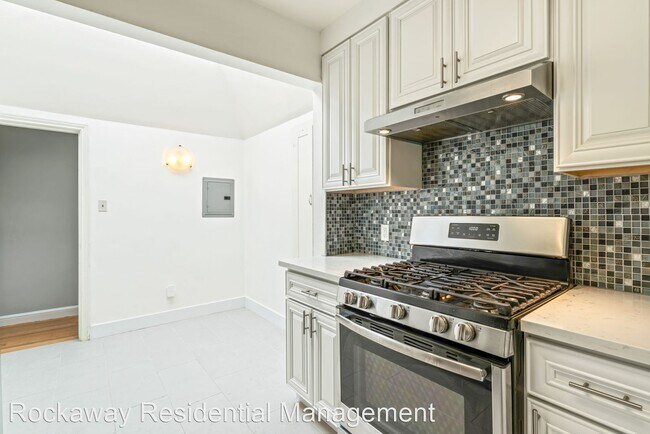 Building Photo - 3 br, 1 bath House - 1559 Funston Ave.