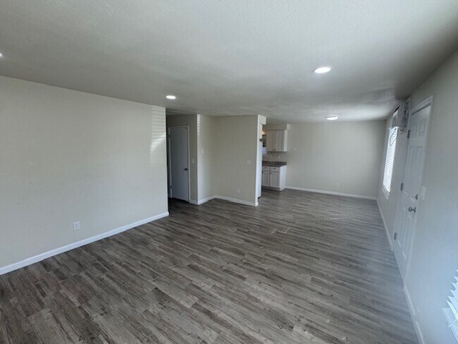 Building Photo - 3007-3009 JUANIPERO