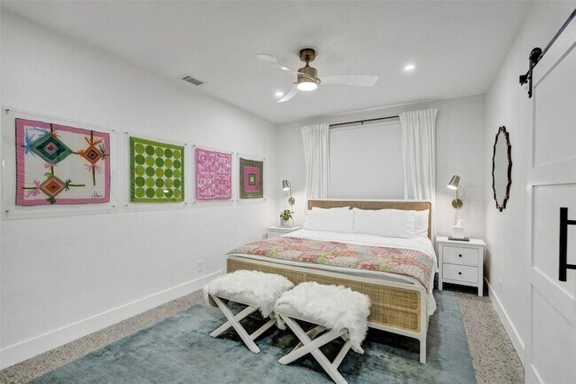 Building Photo - 3206 Robbins Rd